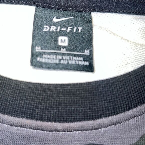 NIKE DRI FIT Get Fit Camo Crop Sweater-M - Picture 8 of 9